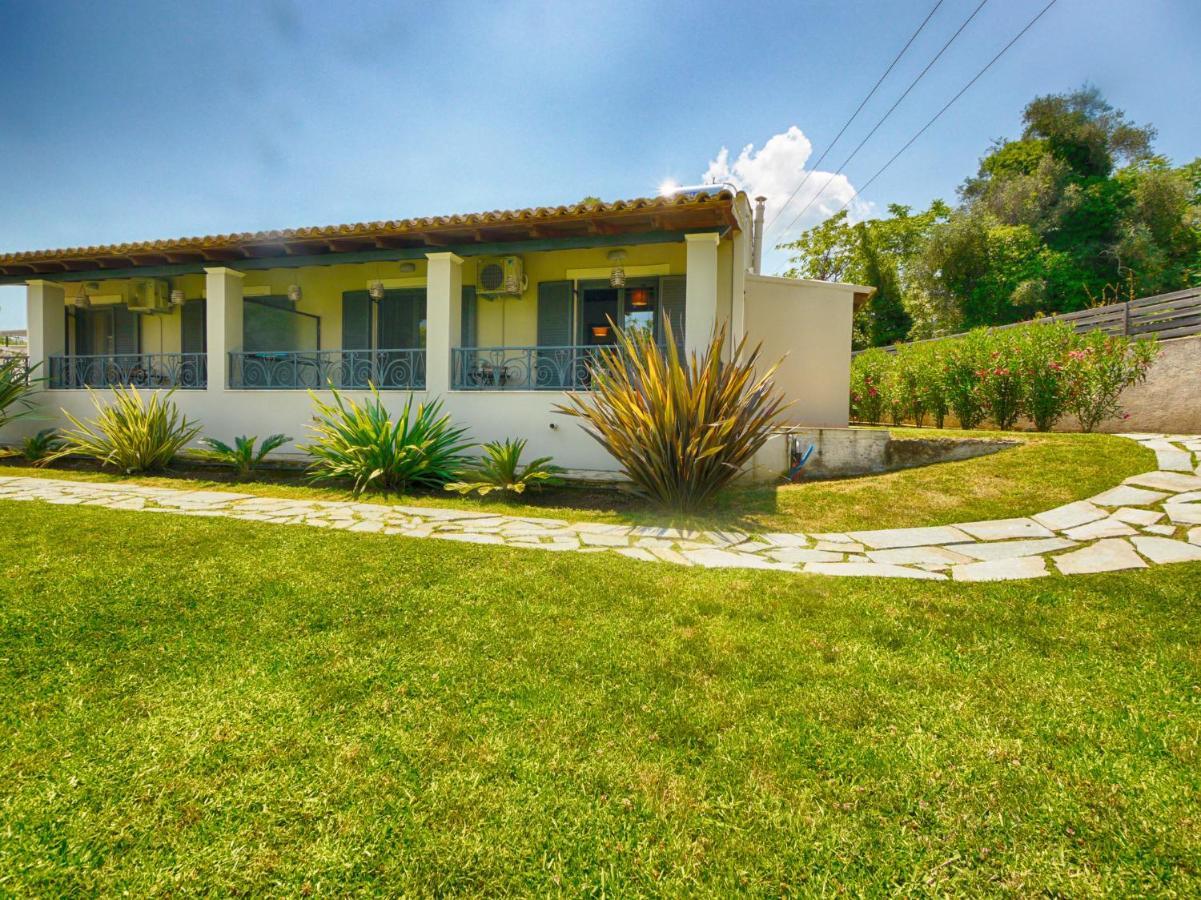 Cozy Family Friendly Apartment With Large Garden Close To Beaches - Dirella Kynopiástai エクステリア 写真