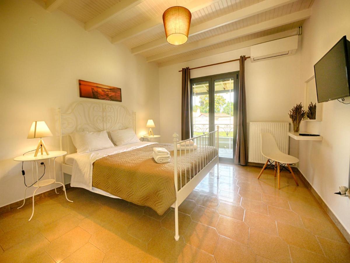 Cozy Family Friendly Apartment With Large Garden Close To Beaches - Dirella Kynopiástai エクステリア 写真