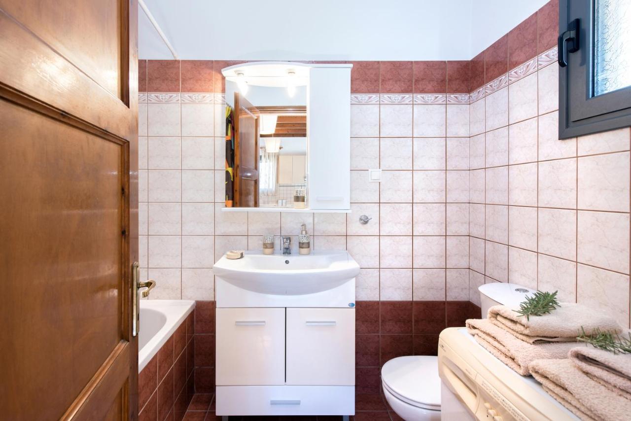 Cozy Family Friendly Apartment With Large Garden Close To Beaches - Dirella Kynopiástai エクステリア 写真