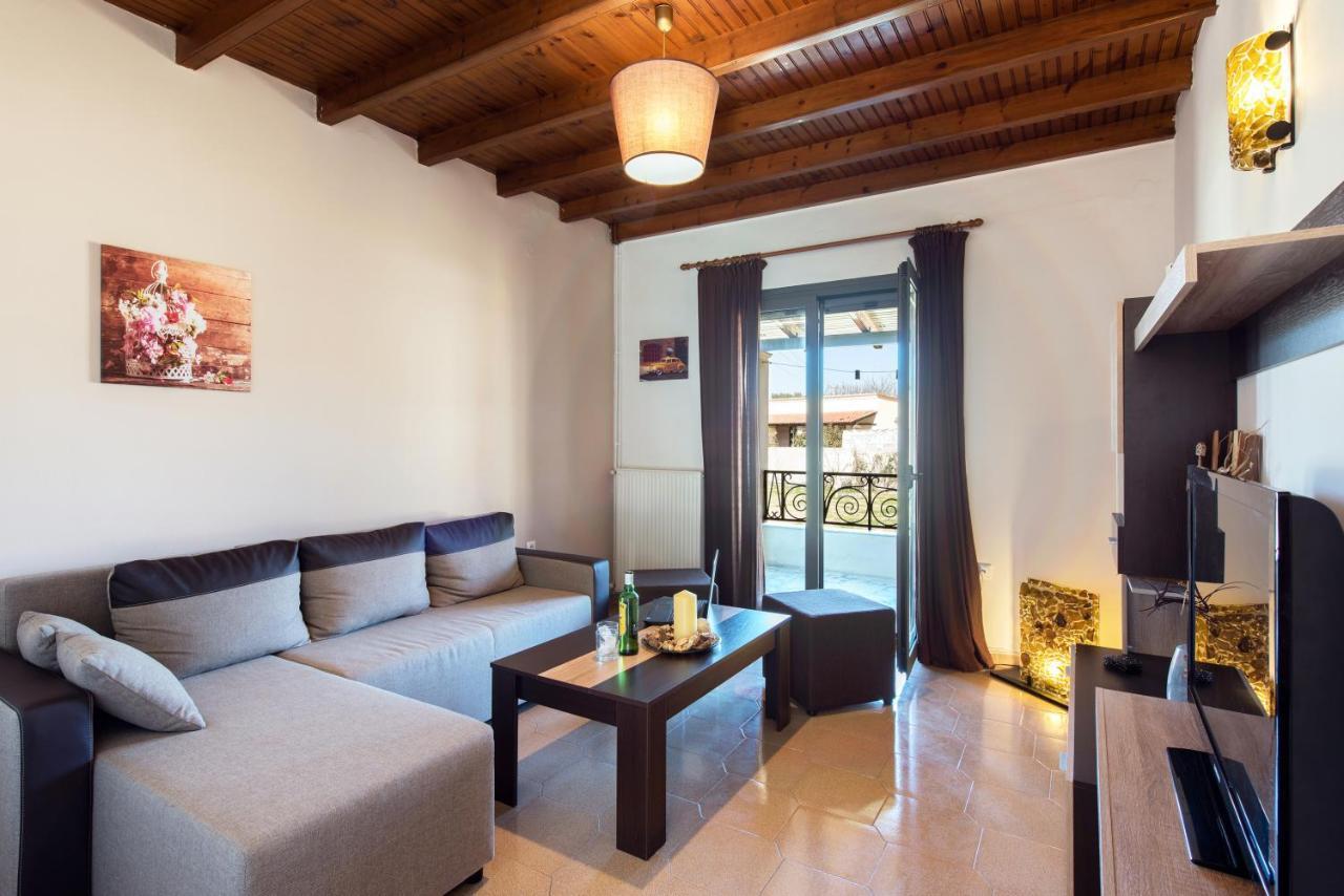 Cozy Family Friendly Apartment With Large Garden Close To Beaches - Dirella Kynopiástai エクステリア 写真